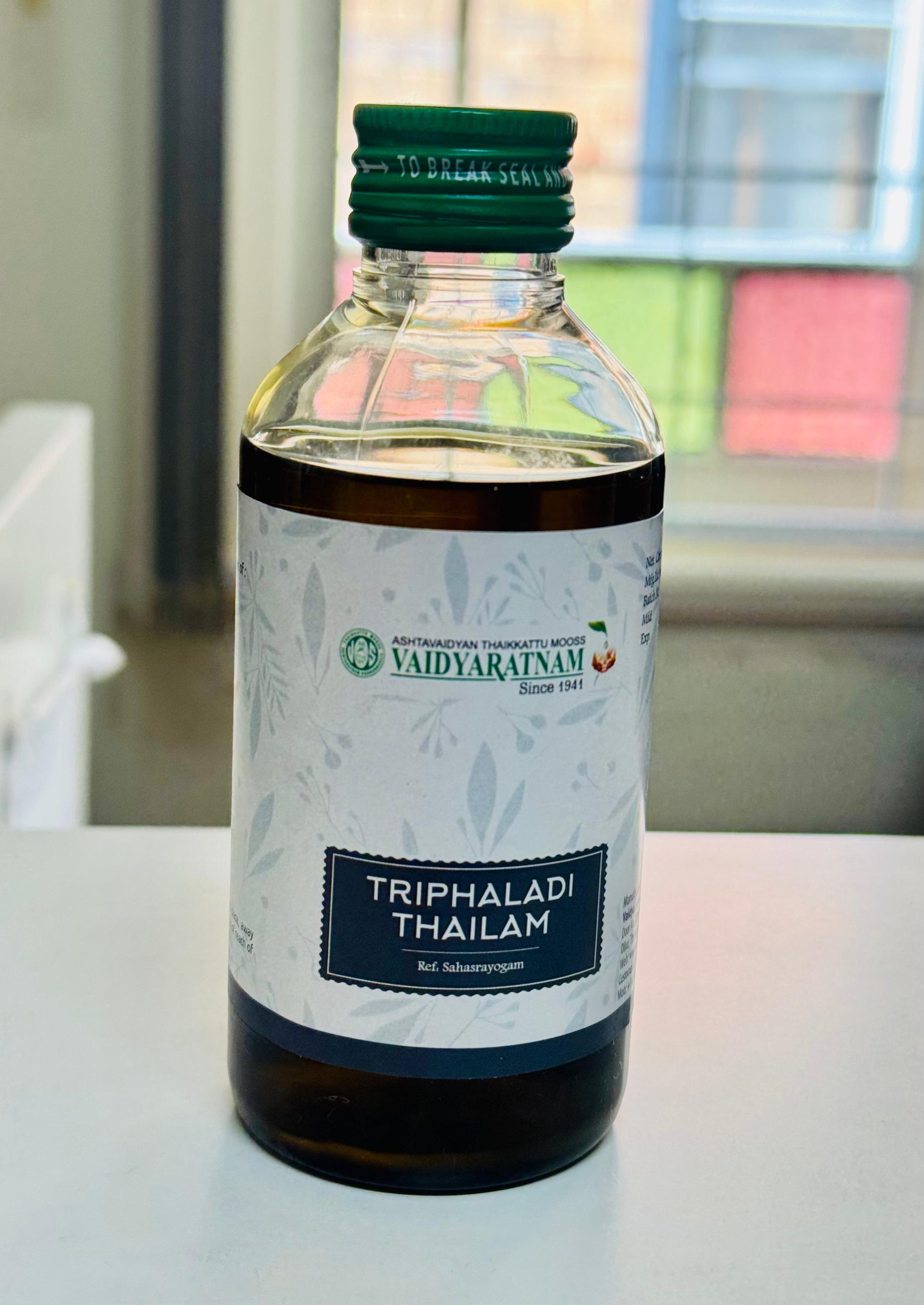 Vaidyaratnam Triphaladi Tailam